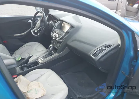 2015 Ford Focus Titanium из США, поврежденный, VIN 1FADP3N25FL367286